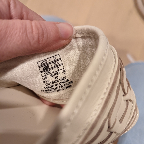 Kelsi Dagger Cream Slide Sandals - Picture 11 of 11